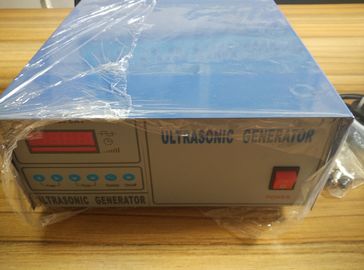 Actionnez le générateur ultrasonique réglable de 25khz Digital avec le convertisseur pour l'ultrason industriel