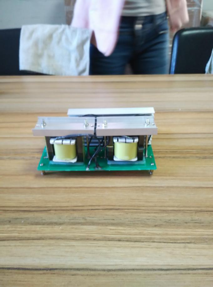 utilisation de générateur de l'ultrason 50KHZ dans l'essai en laboratoire 0-40℃