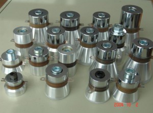 Résistance thermique de transducteur en céramique piézo-électrique de machine de soudure ultrasonore bonne