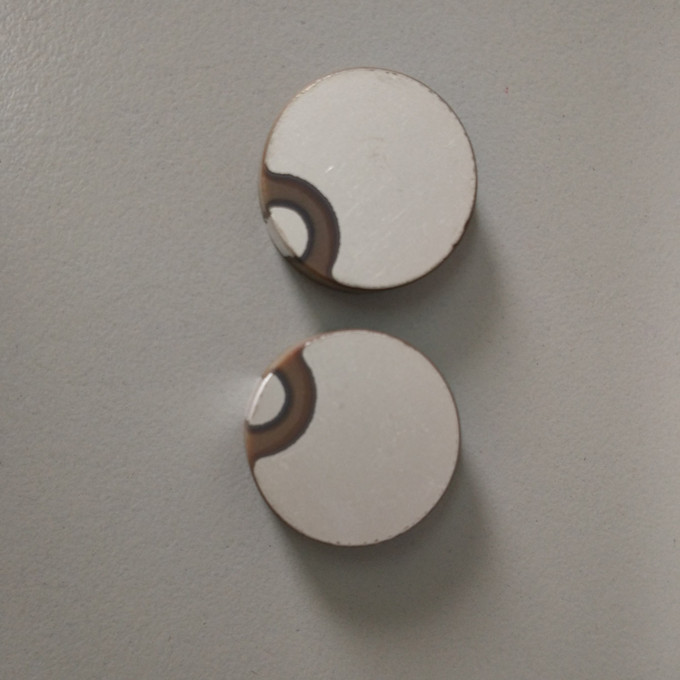 Électrodes en céramique piézo-électriques du plat deux de forme ronde dans la même taille adaptée aux besoins du client par côté