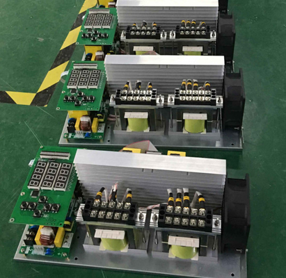 fréquence ultrasonique 20k-200k de panneau de carte PCB du décapant 300w